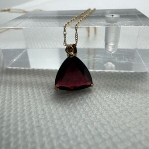 10K Yellow Gold Dark Red Trillion Cut Garnet Triangle Pendant Necklace 18”